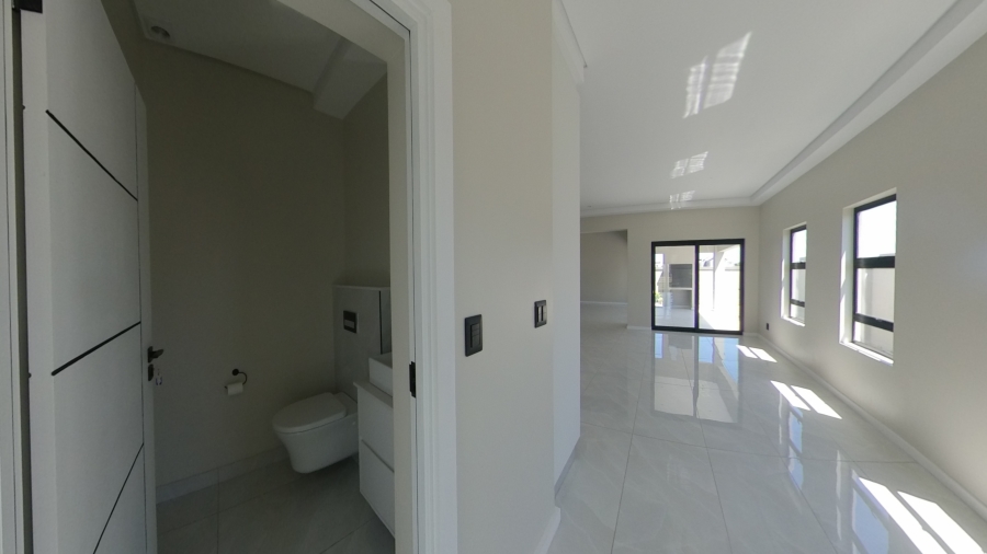 3 Bedroom Property for Sale in Sandown Western Cape